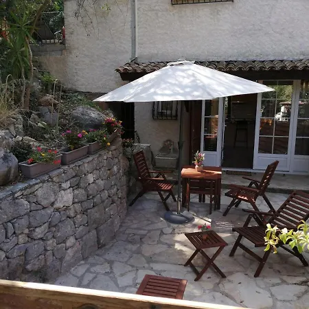 Detente Avec Terrasse Daire *